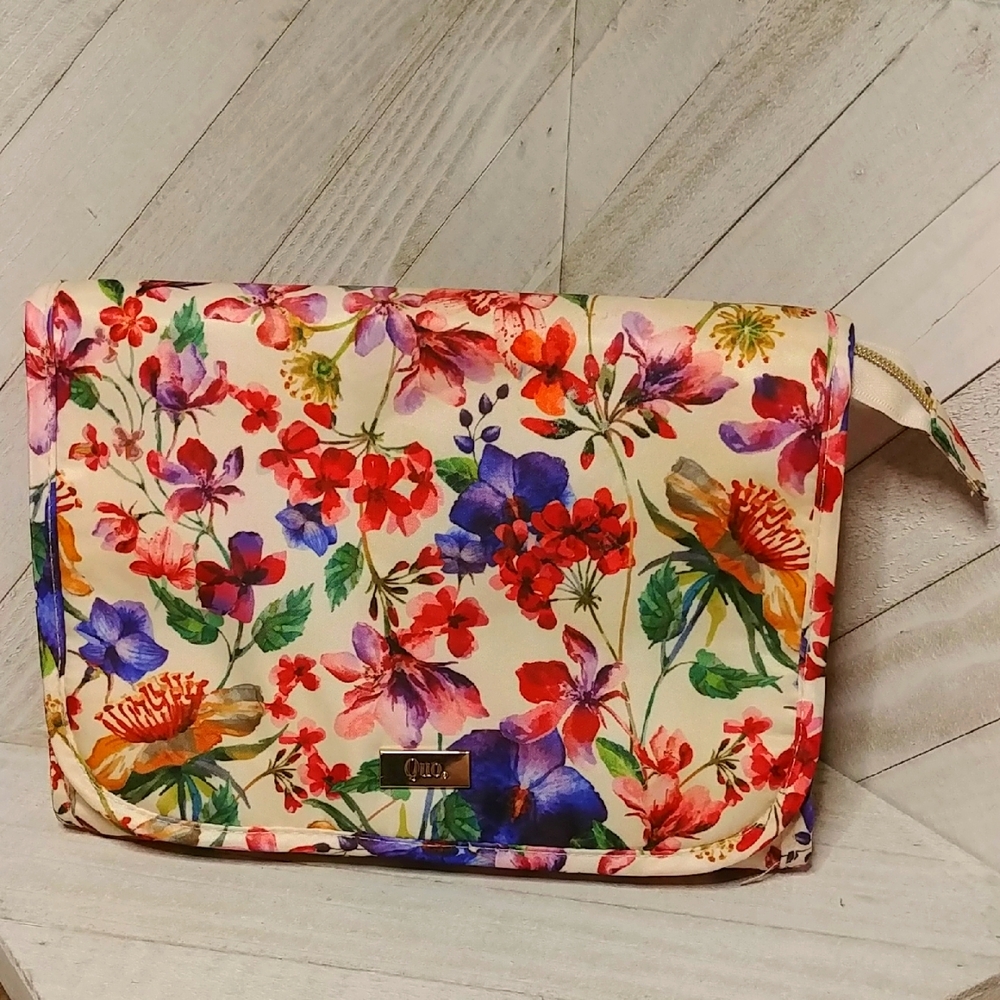 Quo Vibrant Floral Oversized Makeup Cosmetics Travel Bag
